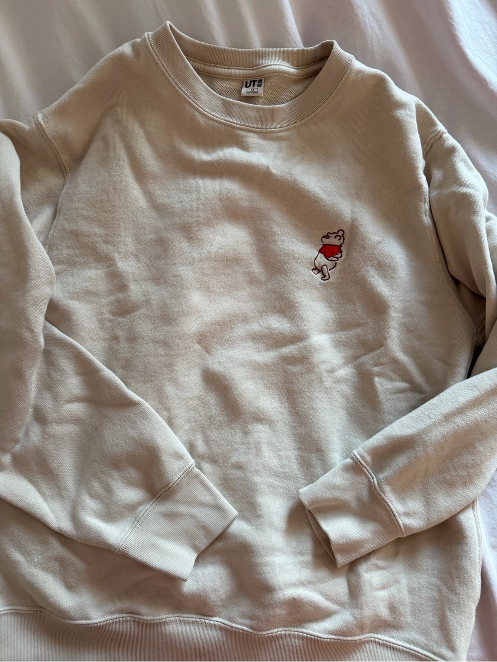Uniqlo kids Cream Crewneck Sweatshirt Winnie the Pooh and friends